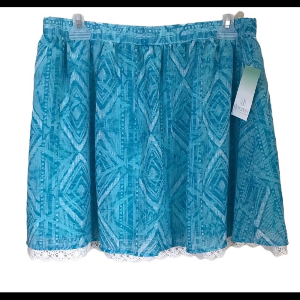 BNWT DECREE SKIRT